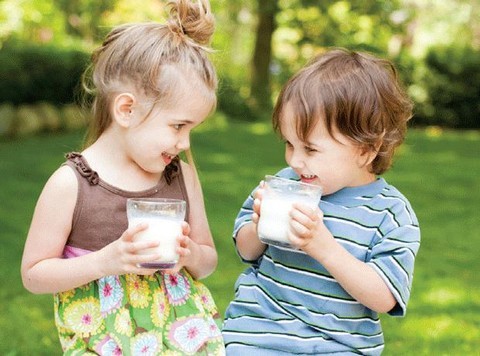 Các loại sữa tăng cân cho bé